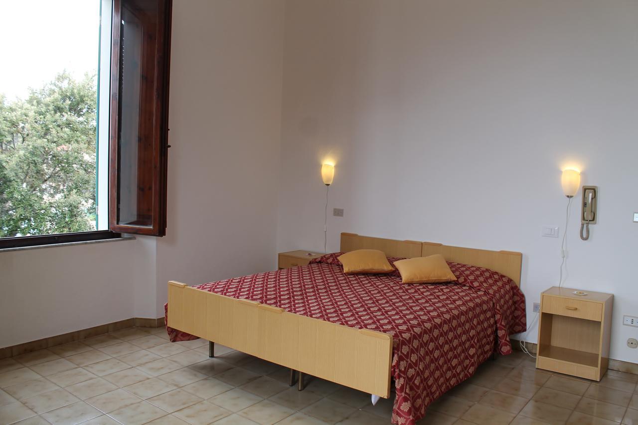 Hotel La Marinella กัสตีลยอนเชลโล ภายนอก รูปภาพ