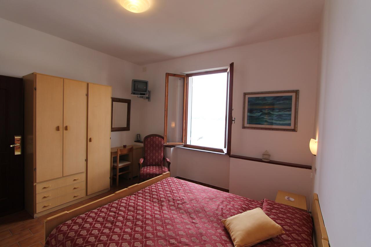 Hotel La Marinella กัสตีลยอนเชลโล ภายนอก รูปภาพ